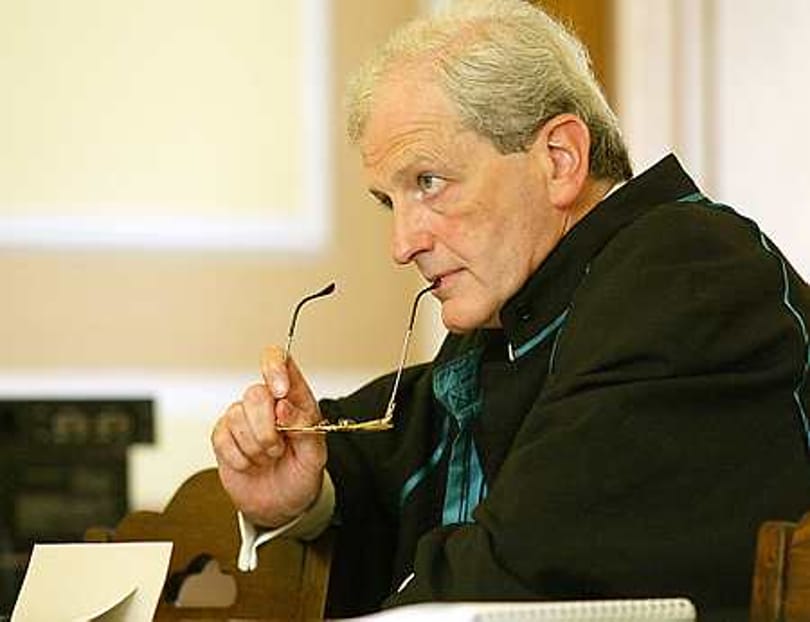 Bárándy: így a bíróságokat akár be is lehetne vetni sóval