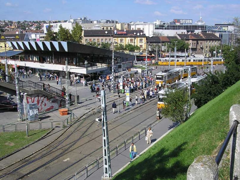 Eladó a Moszkva tér! Ön megvenné?