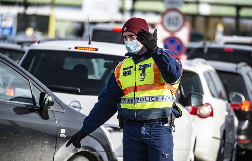 12 megyében marad a fokozott rendőri ellenőrzés