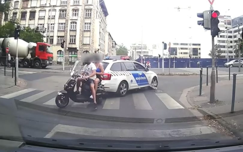 Kábítószert fogyasztott, ezért menekült robogón a rendőrök elől két fiatal Budapesten