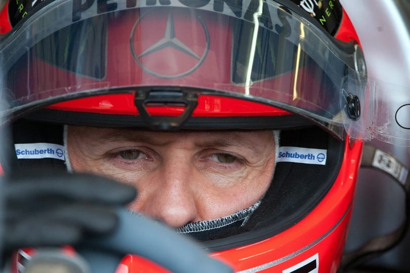 Forma-1, videó: Schumacher - Petrov 2-1