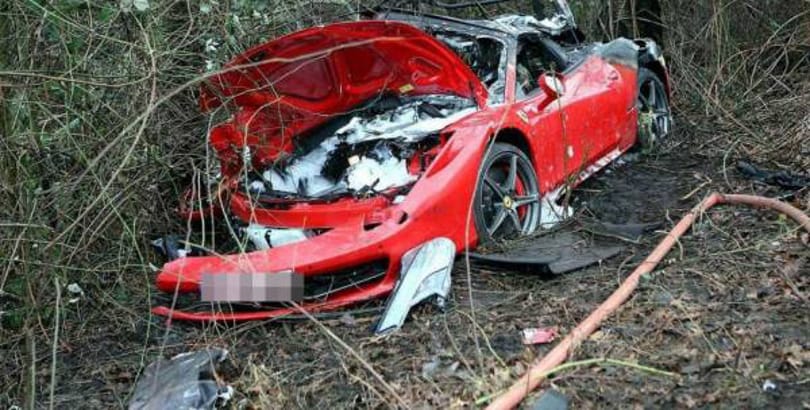 Egy halott a Chevyvel ütköző Ferrari 458 Spiderben - fotó