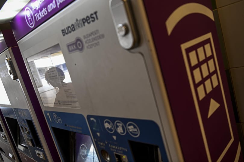 Lopott biztonsági papírokra maszekolt barkácsbérleteket egy csaló
