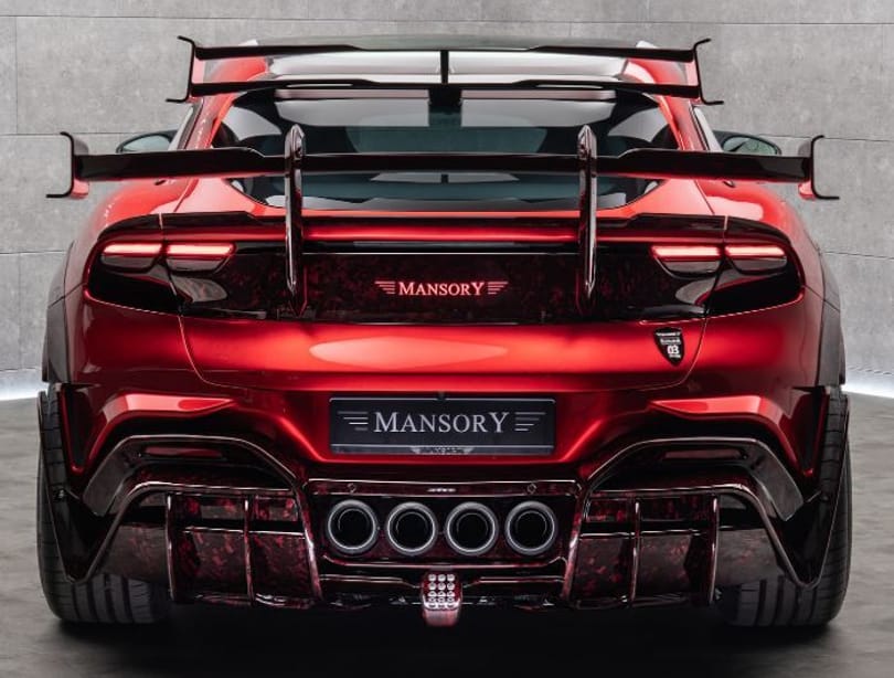 Csak három készül ebből a 755 lóerős Ferrari-különlegességből
