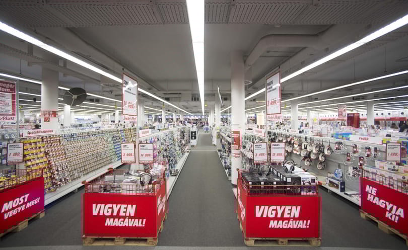 3000 állásba került a vasárnapi boltzár