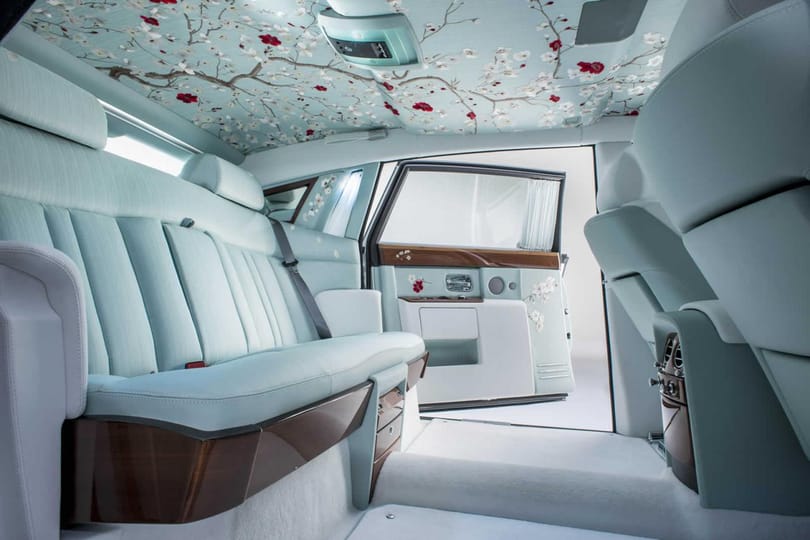 Néha, azért a Rolls-Royce-nál sem tudják, mikor sok