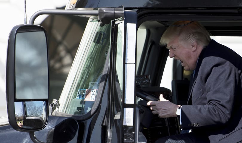 Donald Trump és a valóság: a Twitter királyának első éve a Fehér Házban