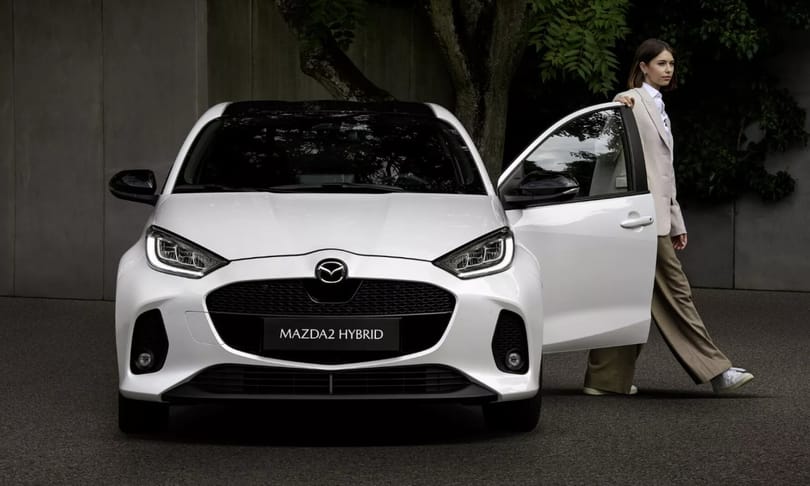 Itt a legújabb Mazda 2, ami picit jobban megkülönböztethető a Toyota Yaristól