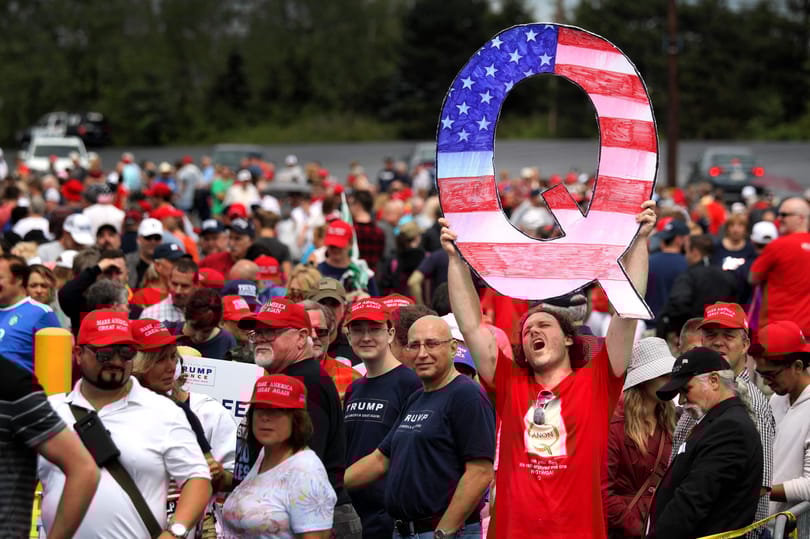 QAnon-hívők szerint kedden visszatér John F. Kennedy és kikiáltja Donald Trumpot a világ királyának