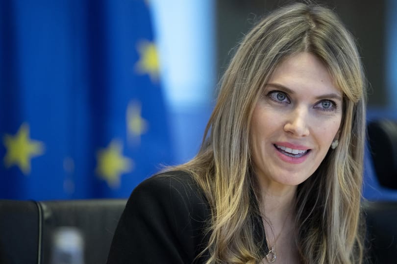 Mindent bevallott a volt EP-alelnök élettársa, elismerte, hogy kenőpénzt fogadott el