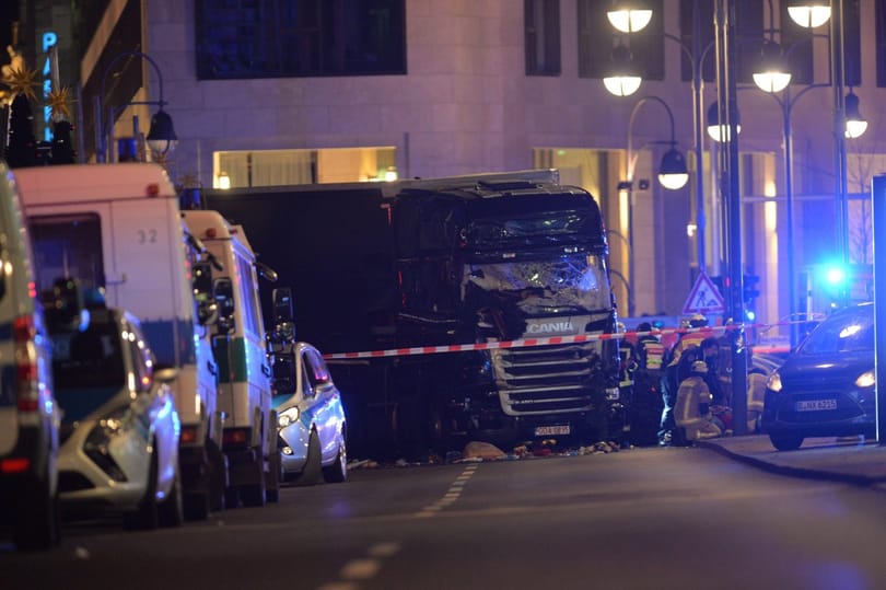 Terrortámadás, 9 halott: a Facebook ismét bekapcsolta a legszomorúbb funkcióját