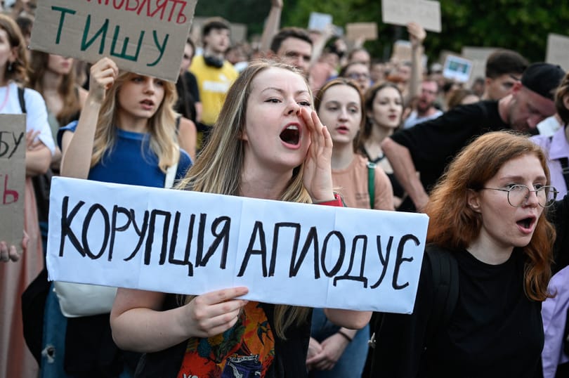 Már le is csaptak az ukrán hatóságok a korrupcióellenes rendszer függetlenségének visszaállítása után