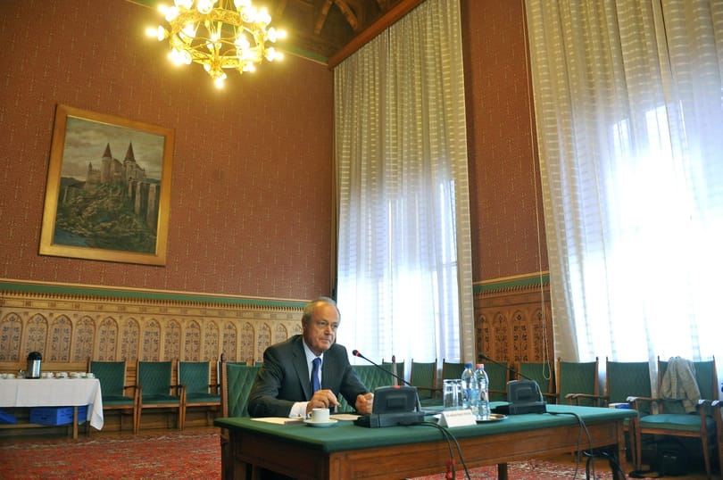 Medgyessy számol be az államadósság-növekedés okait vizsgáló albizottságnak