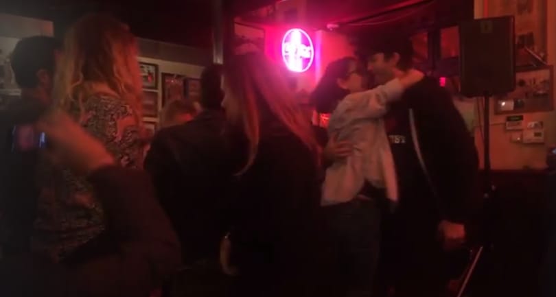 Videó: Ashton Kutcherék most a Terv Presszóban buliztak egy nagyot