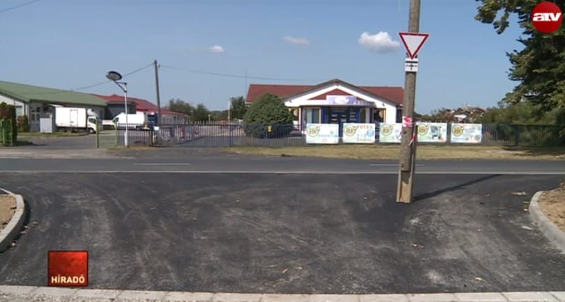 Oszlop a kereszteződésben: Újabb röhejes kivitelezés, most Nagykanizsán