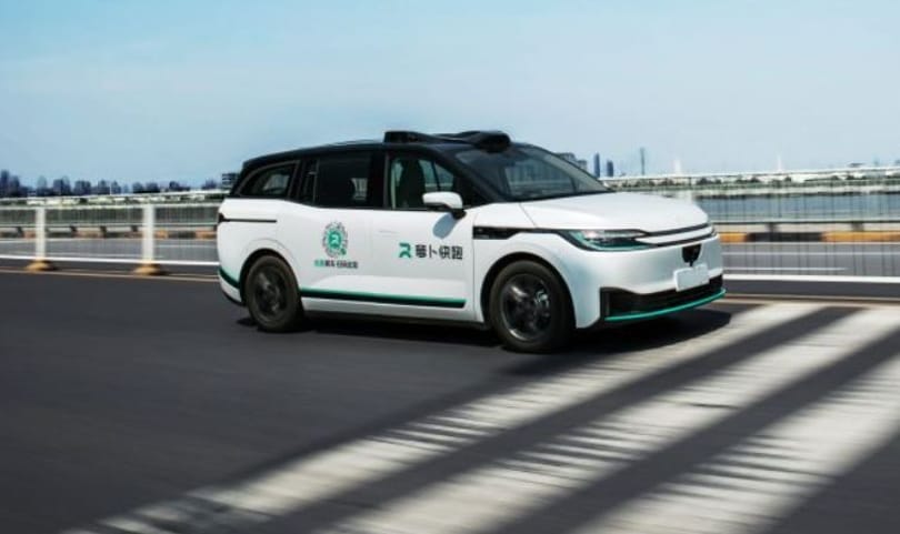 A kínaiak elindítják a világ első önvezetőautó-kölcsönzőjét, akár egy hétre is lehet robotautót bérelni