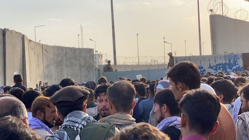 Rövid időn belül terrortámadás várható a kabuli repülőtéren a brit védelmi minisztérium szerint