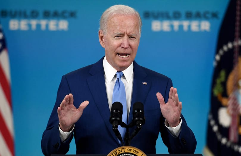 Joe Biden a stratégiai olajkészlet felszabadításával próbálja olcsóbbá tenni az üzemanyagot