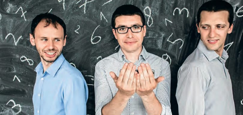 Tényleg óriásit megy a matek: a netezők rávetették magukat az oltáskalkulátorra