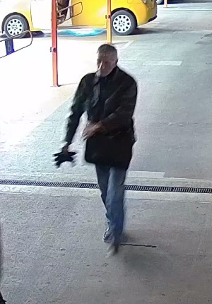 Sikkasztás miatt keresnek egy férfit, aki pénzt kért egy vadidegentől