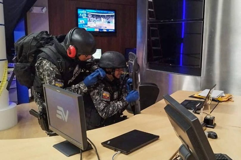 USB-nek álcázott bombákat kapott több szerkesztőség is Ecuadorban