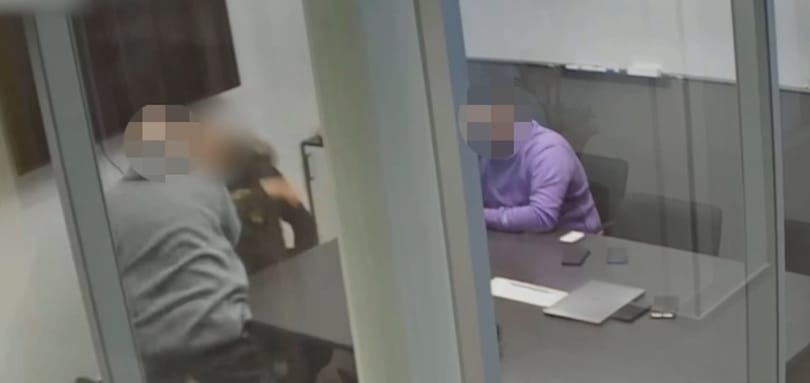 Elsült a keze a fenyegetőző behajtónak, vádat emeltek ellene