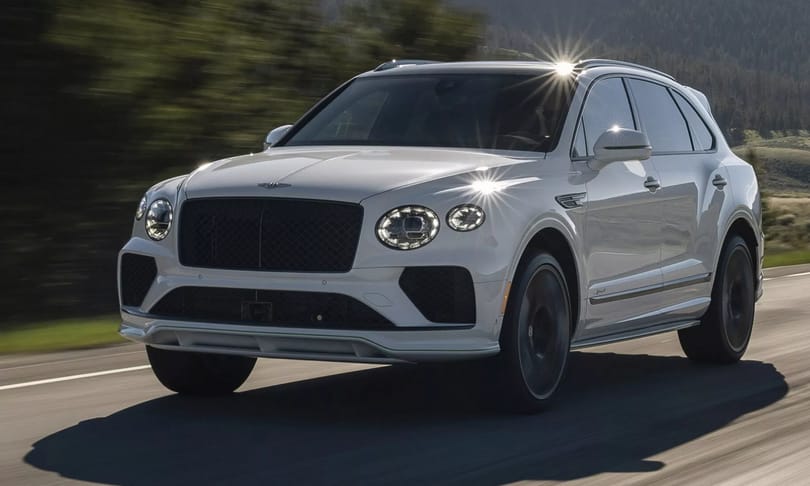 Bukta a V12-t, de erősebb V8-at kapott a Bentley legdurvább SUV-ja
