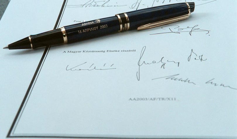 IMF-tollbamondás Orbánnak: ké-szen-lé-ti hi-tel