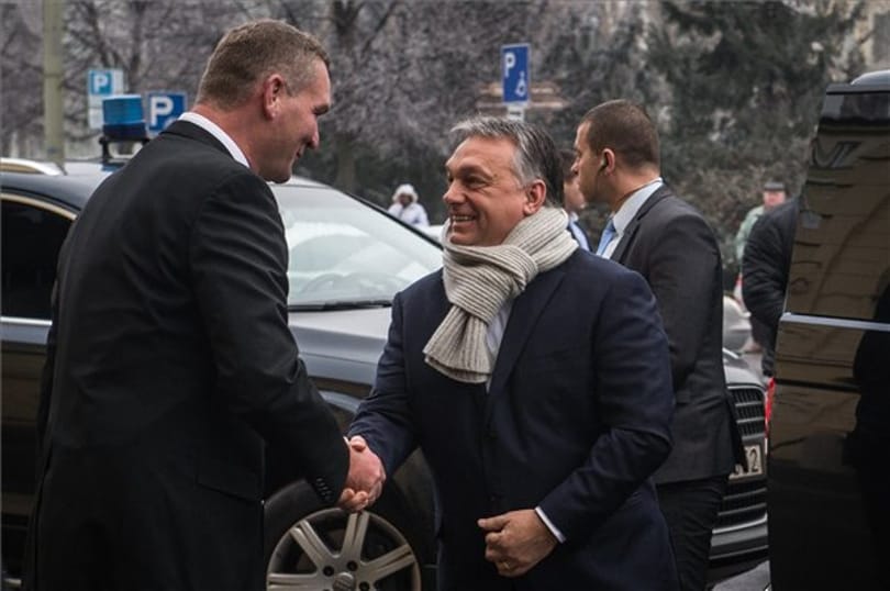 Egy asztalhoz ült ma reggel Orbán, Lázár és Botka - fotó, videó