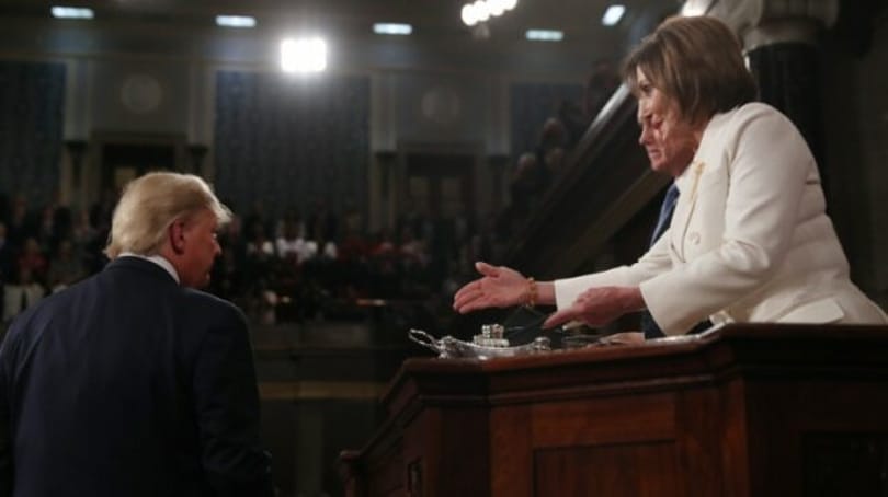 A demokrata házelnök összetépte Trump évértékelő beszédét – videó