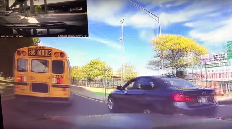 Instant karma: rendesen ráfázott a türelmetlenkedő BMW-s – videó