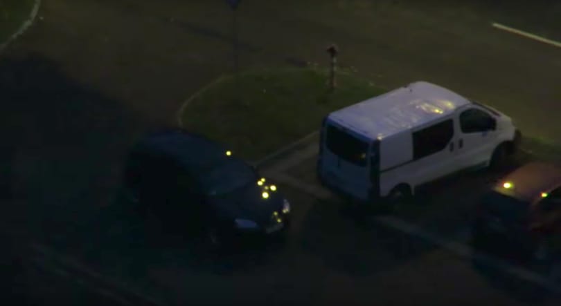 Két parkolóhelyet foglalt el a kisteherautó, a nyíregyházi autós nagyon kiakadt – videó