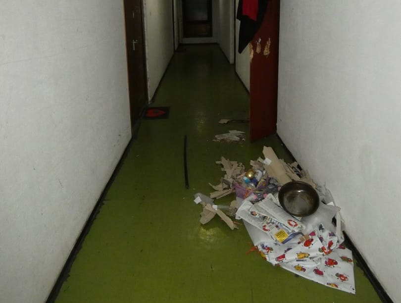 Nem találta a kulcsát, megpróbálta kiégetni az ajtót egy óbudai nő