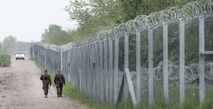 37 napon át éheztették a menekült anyát és gyermekeit a röszkei tranzitzónában