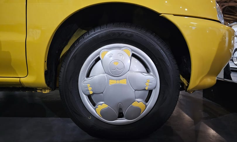 Négykerekű Haribo: megnéztük az édes kis gumicukros Mazda 121-et