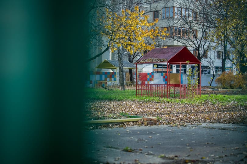 Sportcentrumot építenek a lakóparkokhoz, de az óvodákra már nem gondolnak