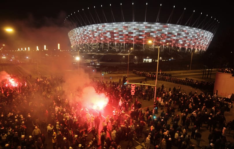 Két évre is kitilthatják a stadionokból a homofób focidrukkereket