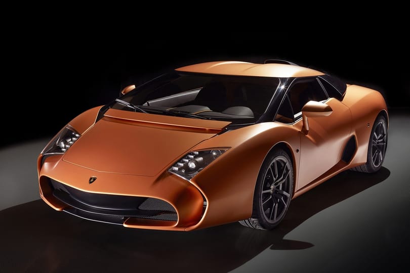 Ami eddig szögletes volt a Lamborghini Gallardón, azt most meghajlították