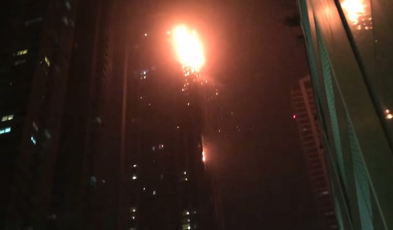 Videó: Lángokban állt a világ egyik legnagyobb felhőkarcolója