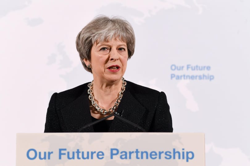 Megdicsérte a brit kormányfőt az EU Brexit-felelőse