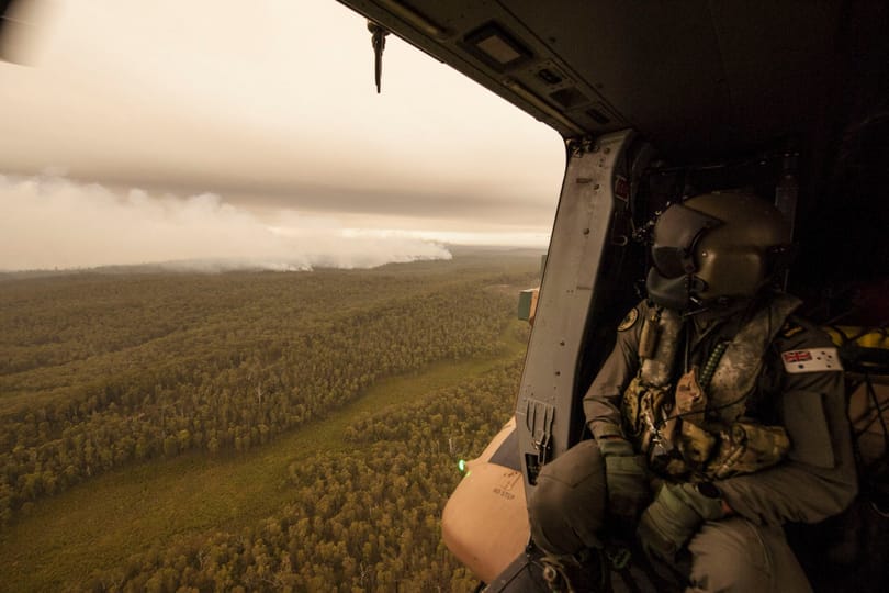 Oltásban segítő helikopter okozott újabb tüzet Ausztráliában