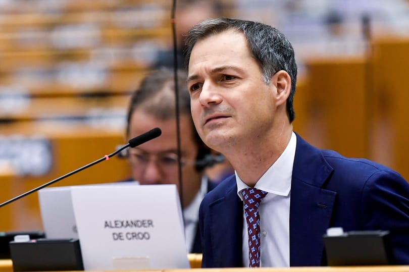 Belgiumnak 650 nap után ismét van kormánya, úrlovas miniszterelnök vezeti