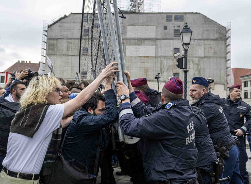 Kapronczay Stefánia: Nagy hatalom, nagy felelősség. Mit várhatunk a rendőrségtől?