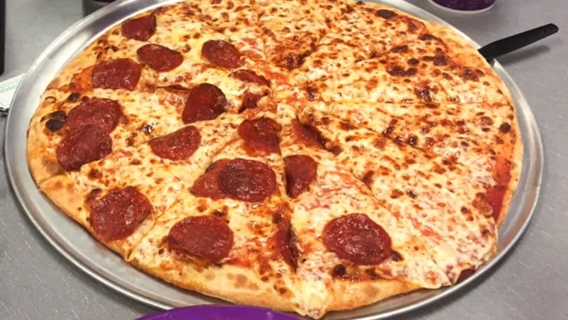 A pizzériák rémálma: milliók dőltek be a YouTubernek, aki azt állította, újrasütik a nem eladott pizzákat