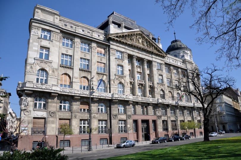 Eladhatják a Belügyminisztérium Dunára néző épületét