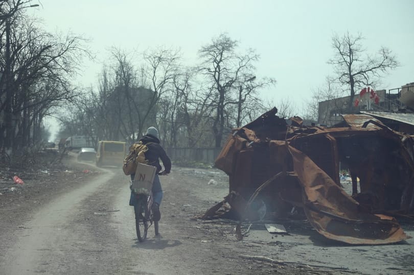 Újabb tömegsírt találtak Mariupol közelében, ez már a harmadik