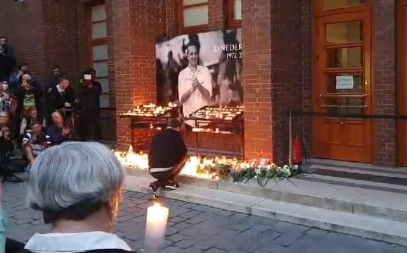 Landoltak a görög pólósok, és egyből Benedek Tibor emlékfalához mentek – videó