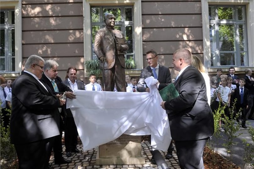Heisler András: Nyugi, beszélgessünk, mielőtt szobrot állítunk