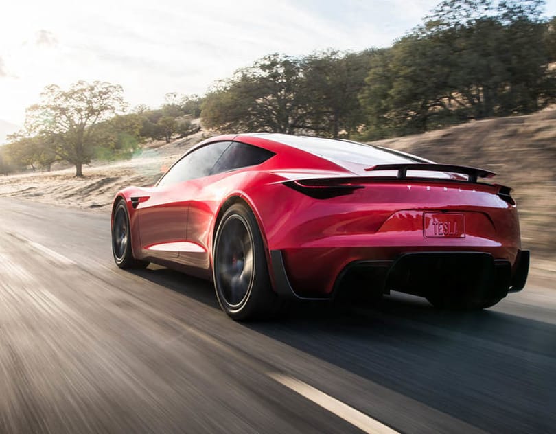 Ez még csak CGI, de ilyen abszurd módon gyors a Tesla Roadster II