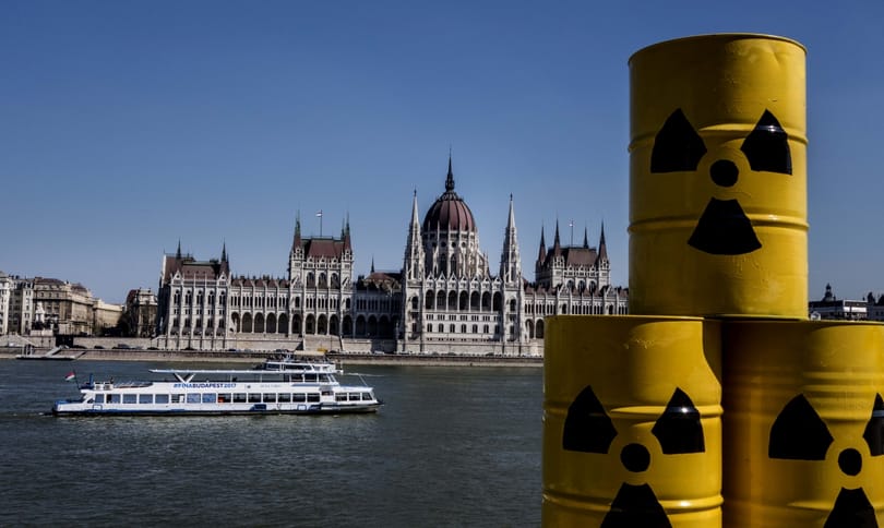Százmilliókért bérelnek autókat Paks 2 dolgozóinak